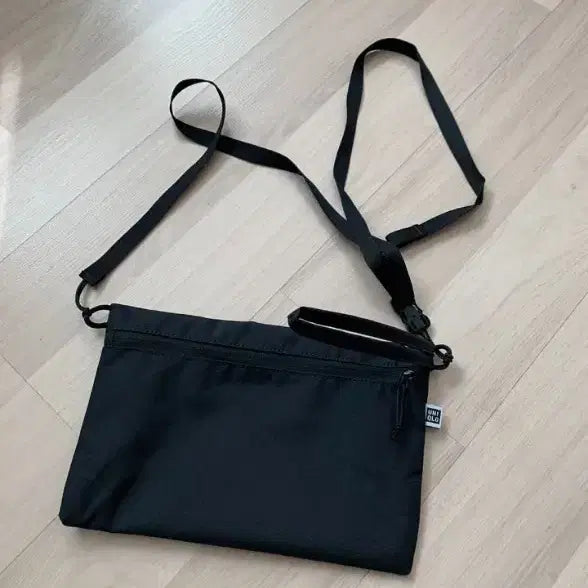 [BUNJANG] Helinox x Uniqlo Sacoche Bag / 헬리녹스 x 유니클로 사코슈 가방 새제품