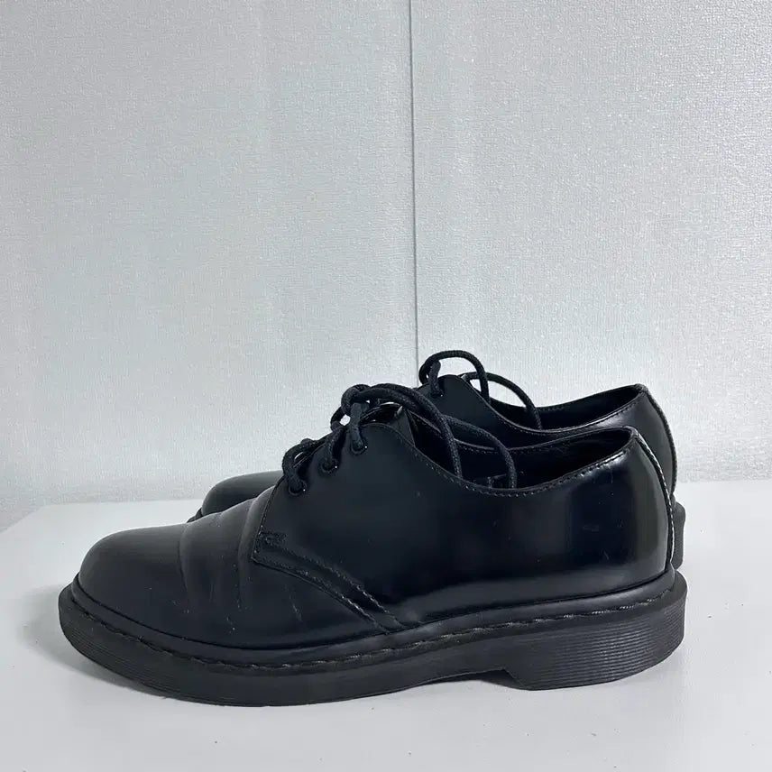 [BUNJANG] Dr. Martens 14345 3-Hole Derby Shoes Size 260 / 닥터마틴 14345 3홀 더비(260)