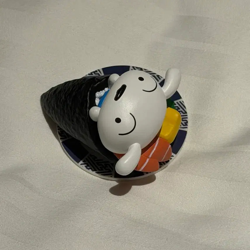[BUNJANG] Crayon Shin-chan Sushi Gachapon Figure - Shiro / 짱구 초밥 가챠 - 흰둥이