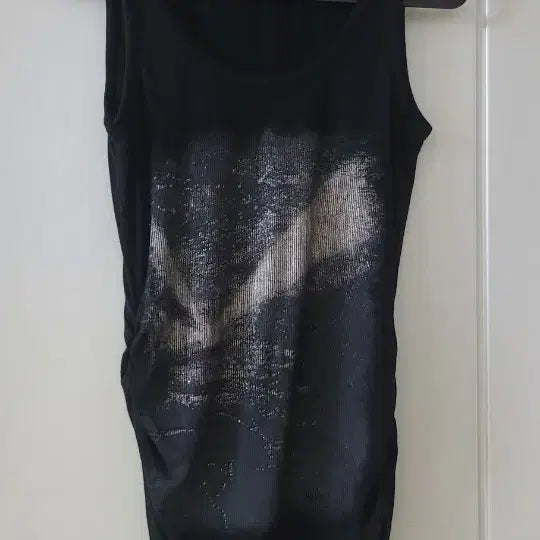 [BUNJANG] Black Printing Ribbed Tank Top / 블랙 프린팅 골지나시