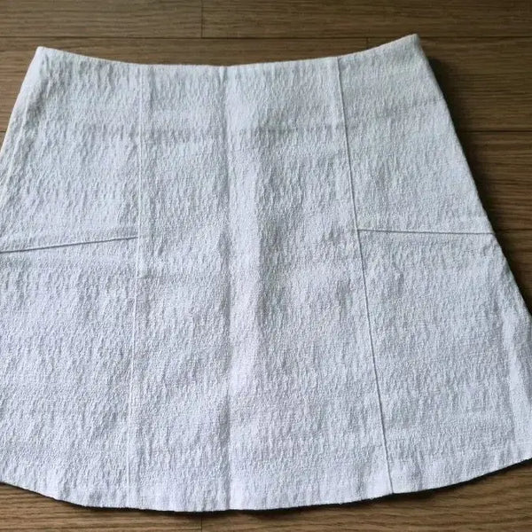 [BUNJANG] Mogpink White Textured Mini Skirt / 모그핑크 화이트 텍스처 스커트