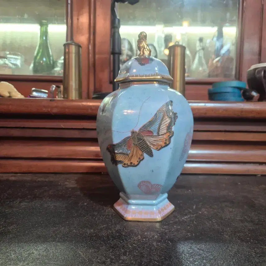 [BUNJANG] Carlton Ware Stoke-on-Trent Butterfly Motif Vase / 영국 스토크온트렌트(Stoke-on-Trent) 칼튼 웨어