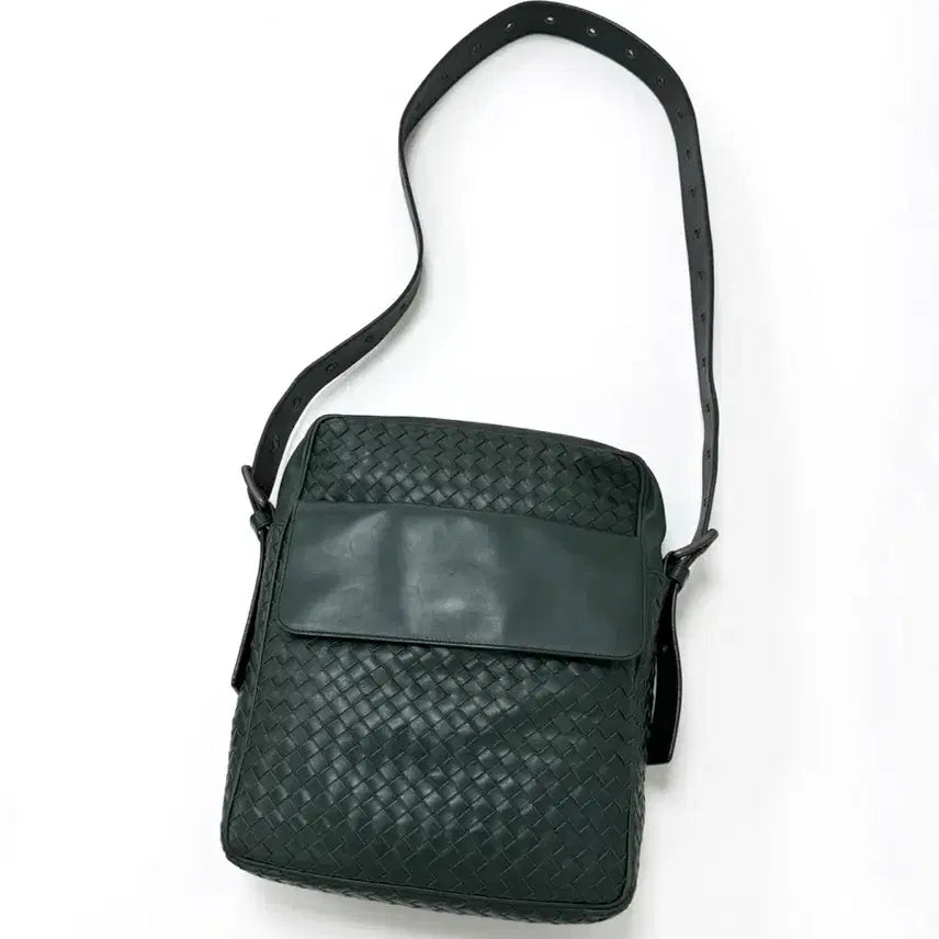 [BUNJANG] Bottega Veneta Intrecciato Messenger Crossbody Bag / 보테가베네타 인트레치아토 메신저 크로스백
