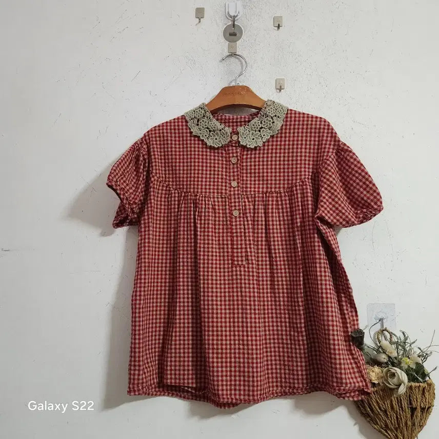 [BUNJANG] Checkered Lace Collar Short Sleeve Blouse / 체크무늬 레이스 카라 반팔 블라우스