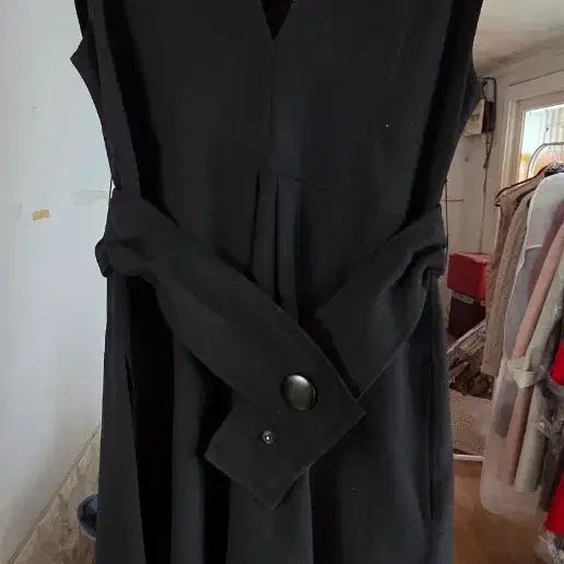 [BUNJANG] Black Midi Dress with Belt Detail / 마인ㅡ원피스