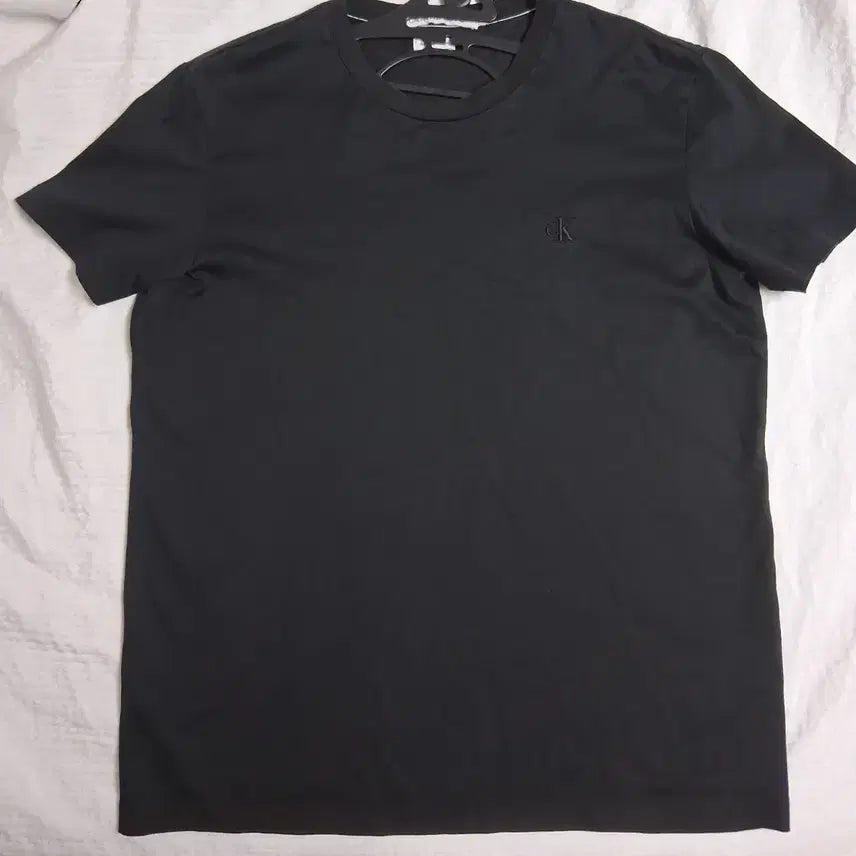 [BUNJANG] Calvin Klein Black Crewneck T-Shirt XL / 캘빈클라인 반팔라운드티셔츠 블랙 XL 110/105