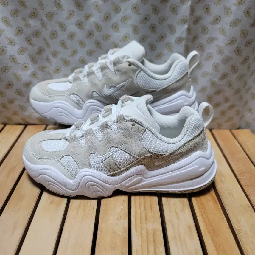 [BUNJANG] Nike Tech Hera Sneakers Size 235 / 나이키 테크 헤라 운동화 235