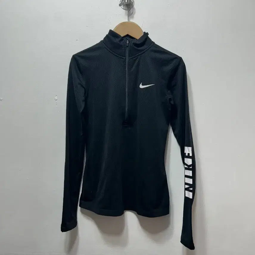 [BUNJANG] Nike Women's Long Sleeve Sports T-Shirt Black S / 나이키 여성 긴팔 스포츠 티셔츠 블랙 S