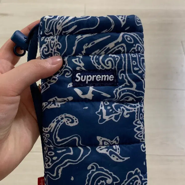 [BUNJANG] Supreme 22FW Puffer Neck Pouch Blue Paisley / 슈프림 푸퍼 넥 파우치 블루 페이즐리 - 22FW Supreme Puff