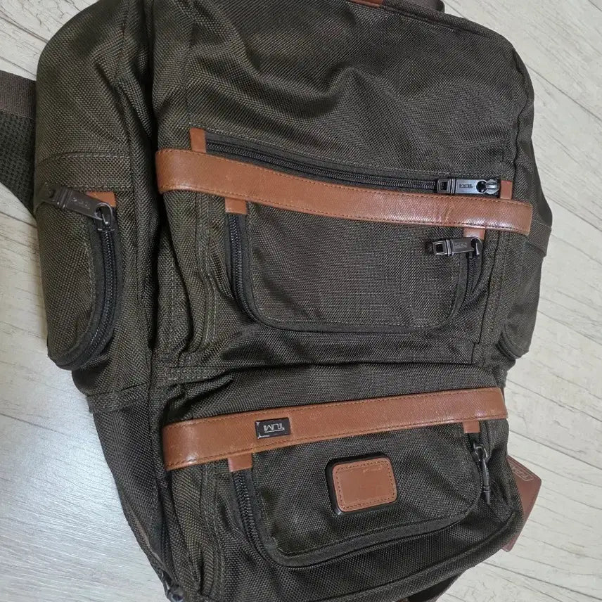 [BUNJANG] Tumi Leather Detail Backpack / 투미 백팩
