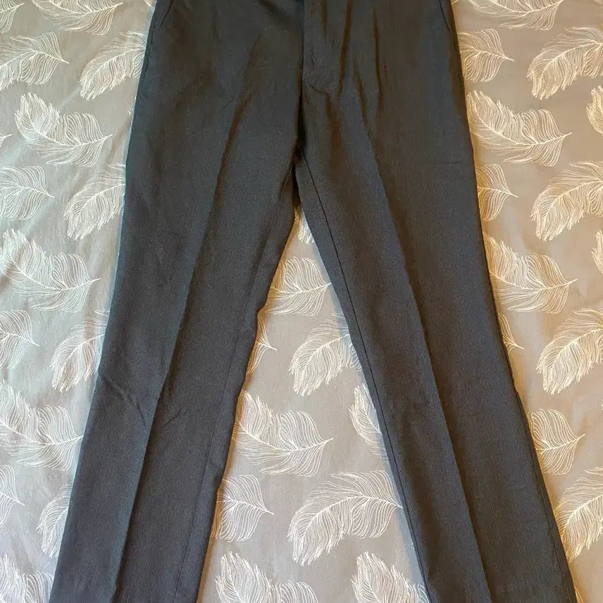 [BUNJANG] DKNY Men's Pinstripe Slacks / DKNY 남성 슬랙스 핀스트라이프