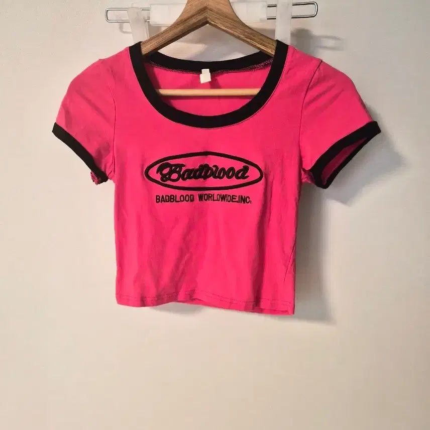 [BUNJANG] Badblood Hot Pink Cropped T-Shirt / 핫핑크 크롭 티셔츠입니다.