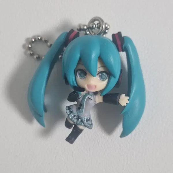[BUNJANG] Vocaloid Hatsune Miku Classic Figure Keyring Gacha / 보컬로이드 하츠네 미쿠 고전 피규어 키링 가챠 미소녀