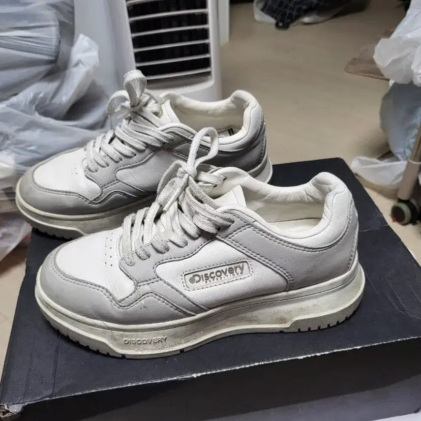 [BUNJANG] Discovery Sneakers White/Gray 235mm / 디스커버리 운동화 화이트/그레이 235mm 상태좋음