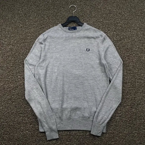 [BUNJANG] Fred Perry Embroidered Logo Grey Knit / 프레드페리 자수로고 그레이 니트