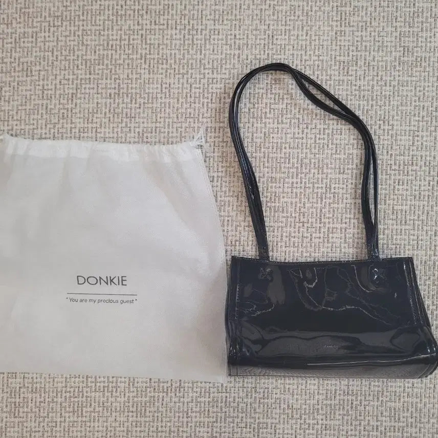 [BUNJANG] Standoil Black Enamel Shoulder Bag / 스탠드오일 블랙 에나멜 숄더백