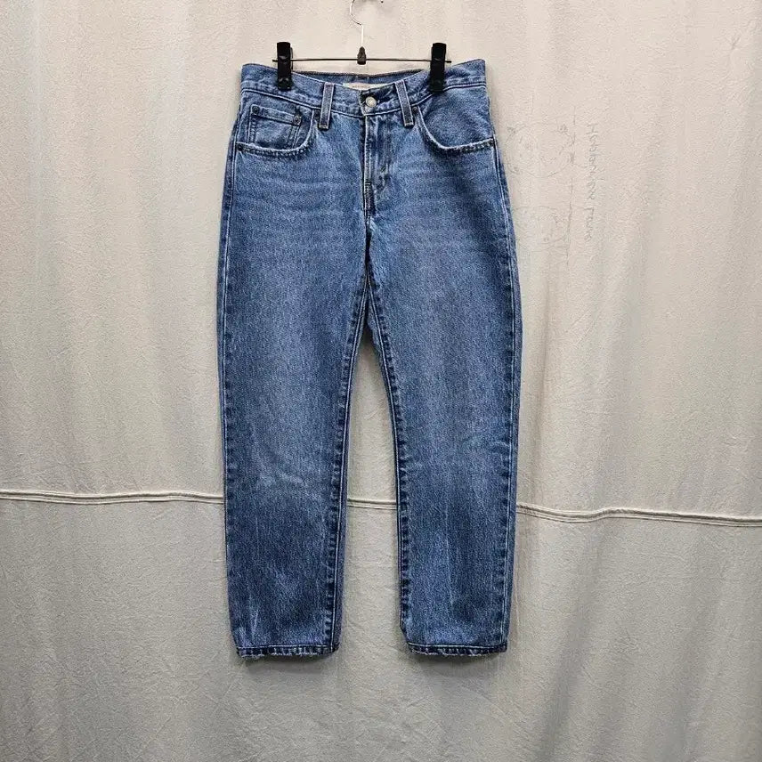 [BUNJANG] Levi's Women's Mid Straight Fit Denim Pants (Light Wash) / 리바이스 여성 미디 스트레이트핏 데님팬츠 (77