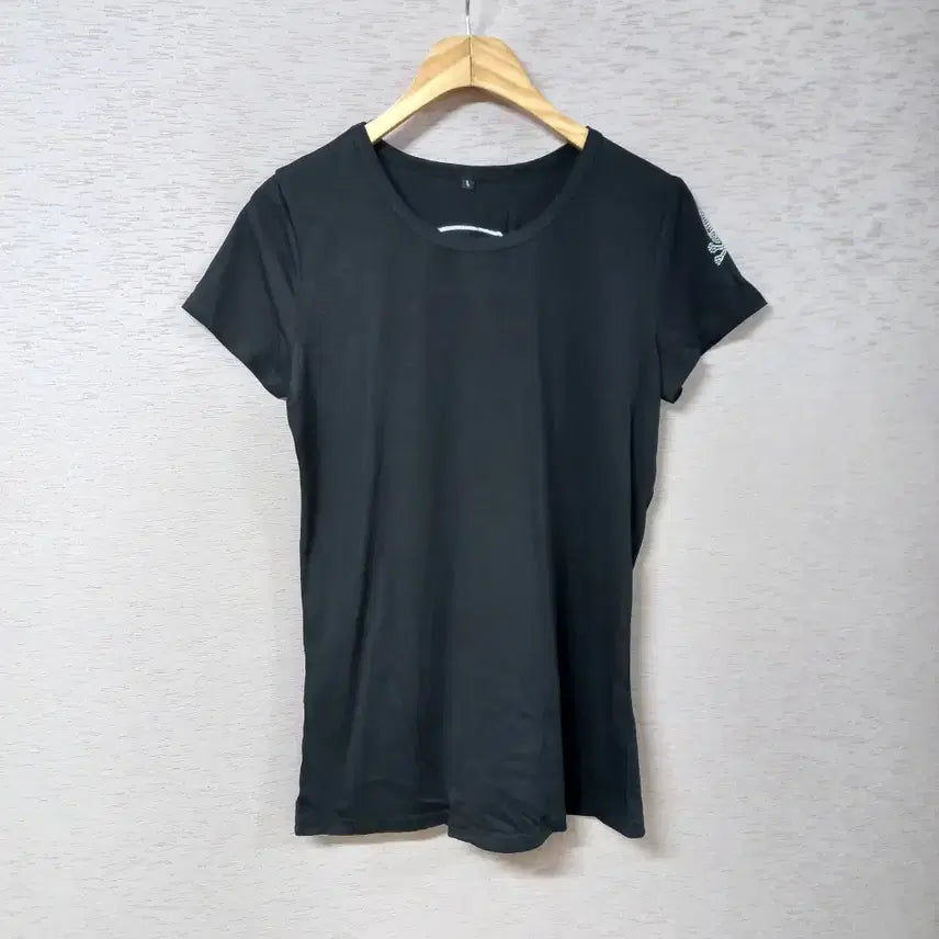 [BUNJANG] Women's Black Cubic Embellished T-Shirt / B7-8/큐빅장식 블랙 티셔츠 여성