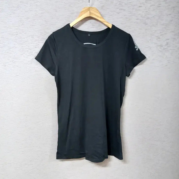 [BUNJANG] Women's Black Cubic Embellished T-Shirt / B7-8/큐빅장식 블랙 티셔츠 여성