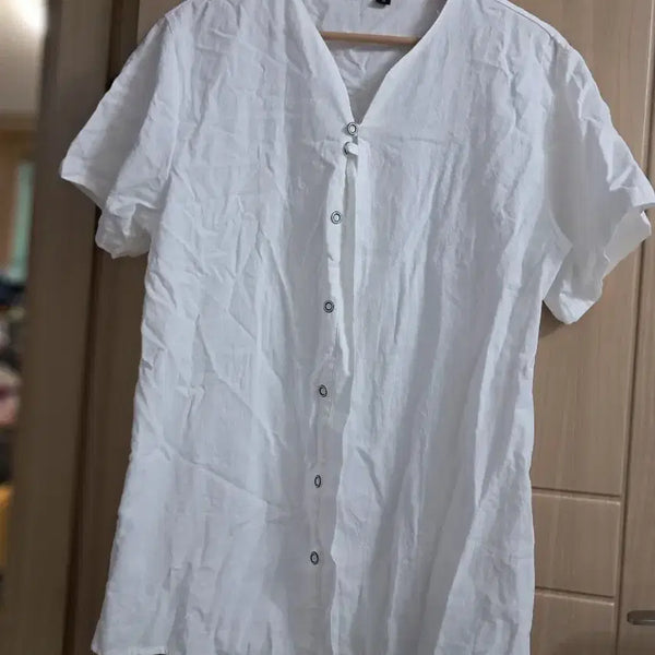 [BUNJANG] Unisex White V-Neck Button-Up Shirt / 화이트 셔츠