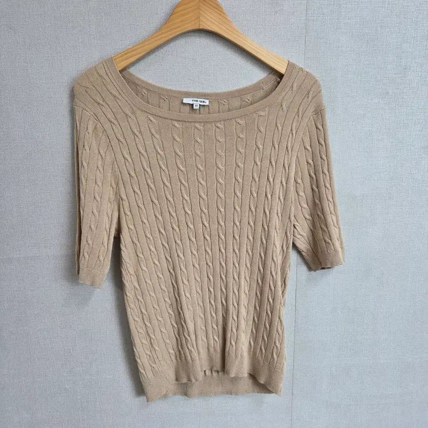 [BUNJANG] IZEL Women's 5-Sleeve Cable Knit Half T-shirt Beige 77 JJ2716 / THE IZEL 여성 5부소매 케이블 반팔 니트 베이지 77 JJ2716