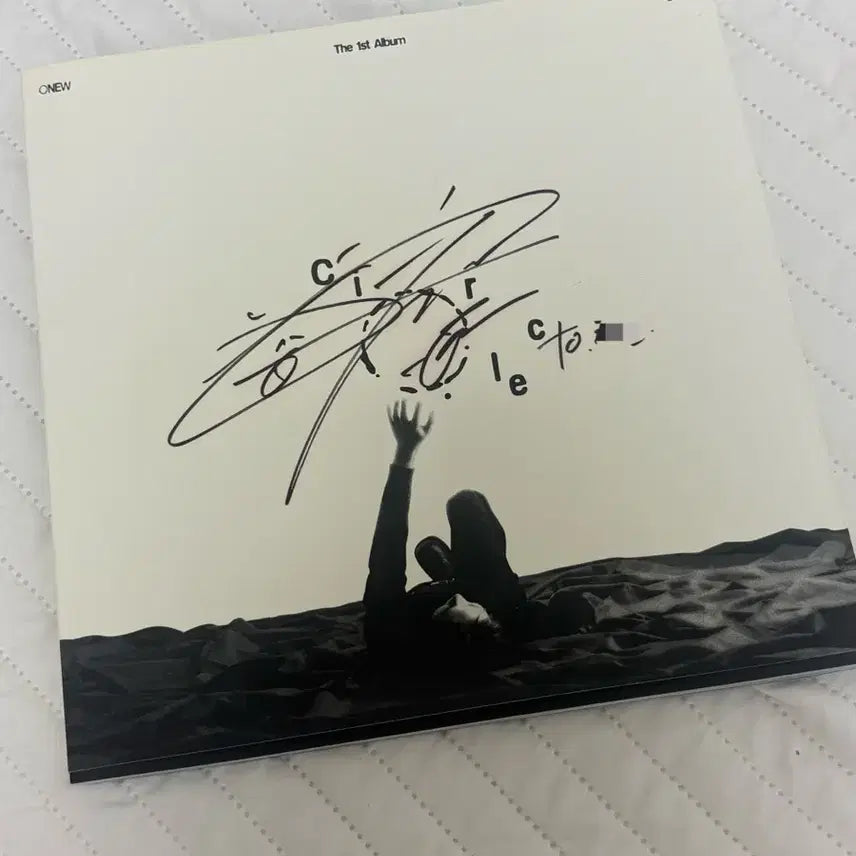 [BUNJANG] SHINee Onew Circle Limited Edition Signed Album / (비매)온유 Circle 초회 한정반 싸인앨범