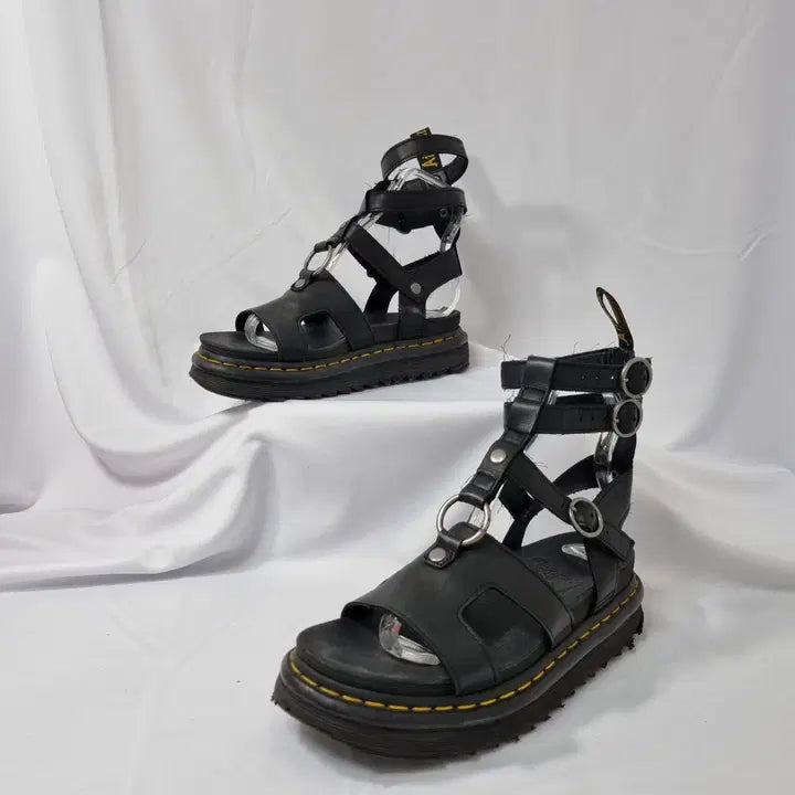[BUNJANG] Dr. Martens Adira Sandals / 두하빈티지 uk5 240 닥터마틴 아다이라 샌들 슬리퍼