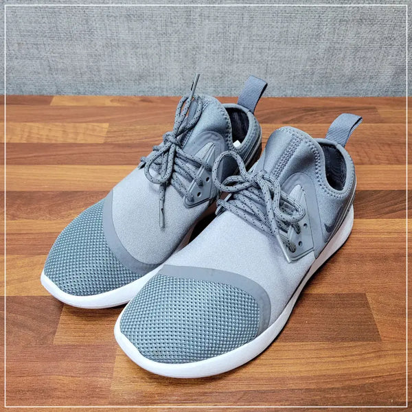 [BUNJANG] Nike LunarCharge Essential Women's Running Shoes (245) / @217. 나이키 루나차지에센셜 245