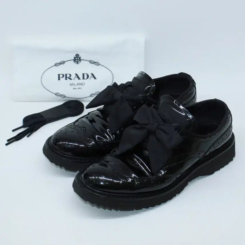 [BUNJANG] Prada Patent Black Ribbon Wingtip Creeper Shoes 36.5 / 착한가격[상태굿]프라다 페이던트 블랙 리본 윙팁 클리퍼 구두 36.5