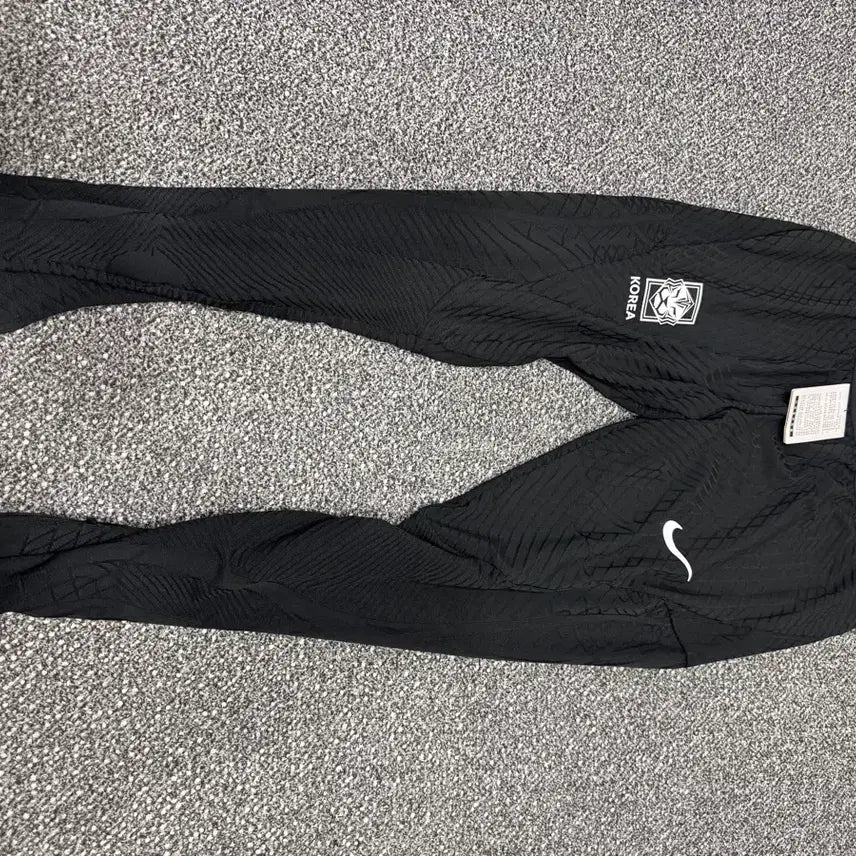 [BUNJANG] 22/24 Korea Edition Adv Pants - Size L / 22/24 대한민국 지급용 adv 팬츠