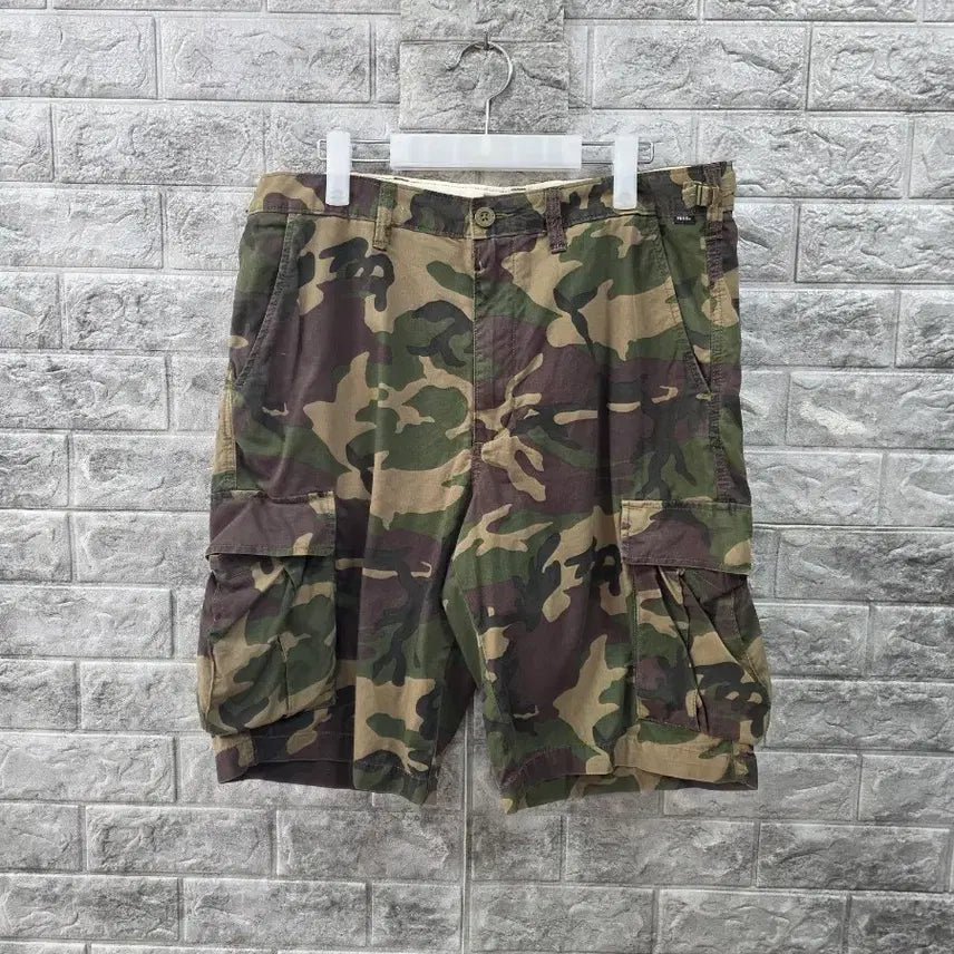 [BUNJANG] Camouflage Cargo Shorts (33-inch Waist) / 카모플라주 카고 반바지 허리 33인치