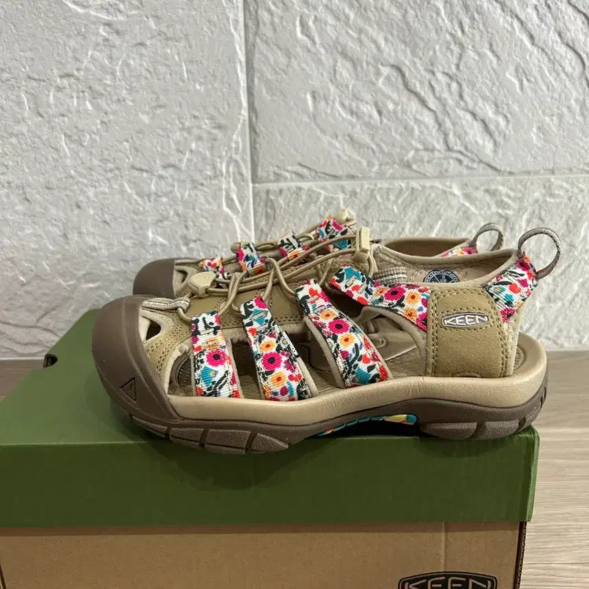 [BUNJANG] New Balance 235 Newport Retro Cream Women's Sandals / (새상품) 235 킨 뉴포트 레트로 크림 여성 샌들