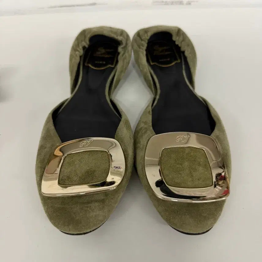 [BUNJANG] Roger Vivier Slingback Flat Shoes Khaki Suede Size 36.5 / 정품) 로저비비에 슬링백 플랫슈즈 카키 36.5