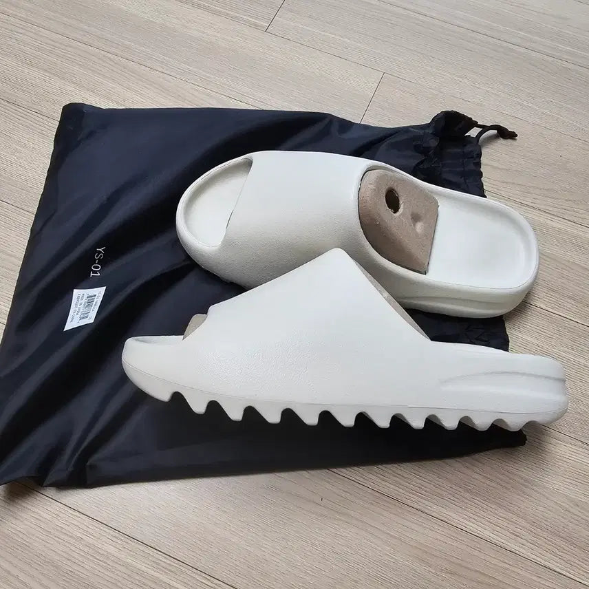 [BUNJANG] Yeezy YS-01 Vanilla Slipper Mules Sandals US 10 / 280 10 새제품) 이지 YS-01 바닐라 슬리퍼 뮬 샌들 Yeezy