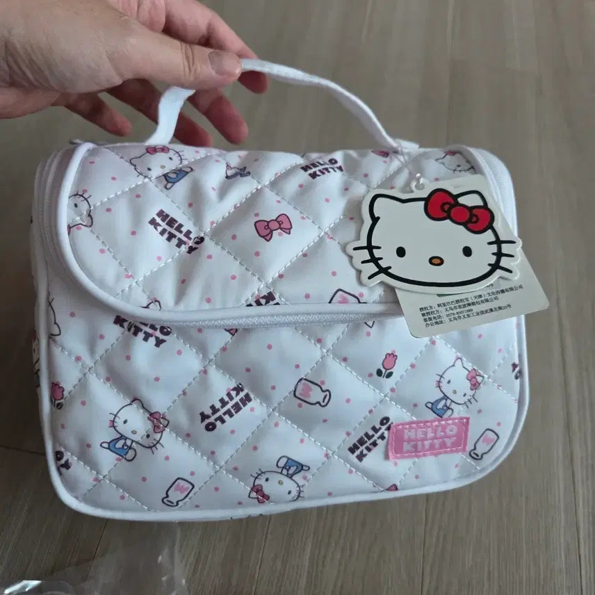 [BUNJANG] Hello Kitty Quilted Pouch White / 헬로키티 파우치 화이트