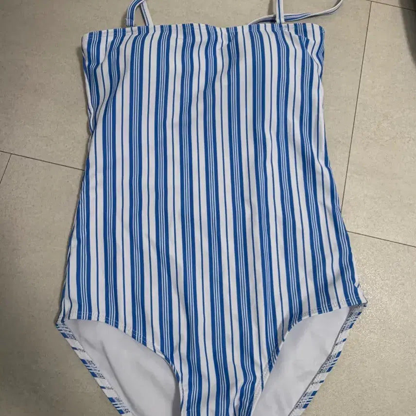 [BUNJANG] Striped Monokini (Size M) / 스트라이프 모노키니 m사이즈 스몰분들 추천 택포