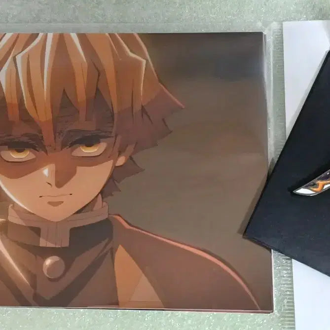 [BUNJANG] Demon Slayer Agatsuma Zenitsu Nichirin Sword Keychain & Postcard Set / 귀멸의 칼날 귀칼 팝업 아가츠마 젠이츠 무비 엽서세트