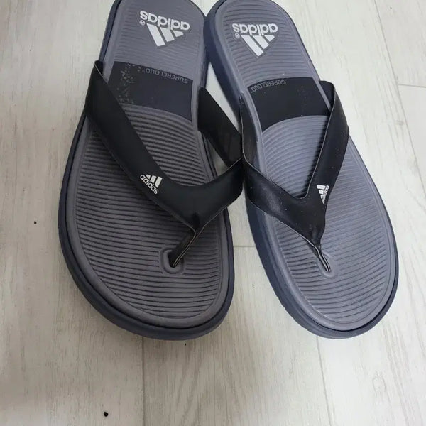 [BUNJANG] Adidas Supercloud Flip-Flops Grey/Black / 아디다스 슈퍼클라우드 쪼리입니다사진에서 보이는 것처럼 그레이와 블랙