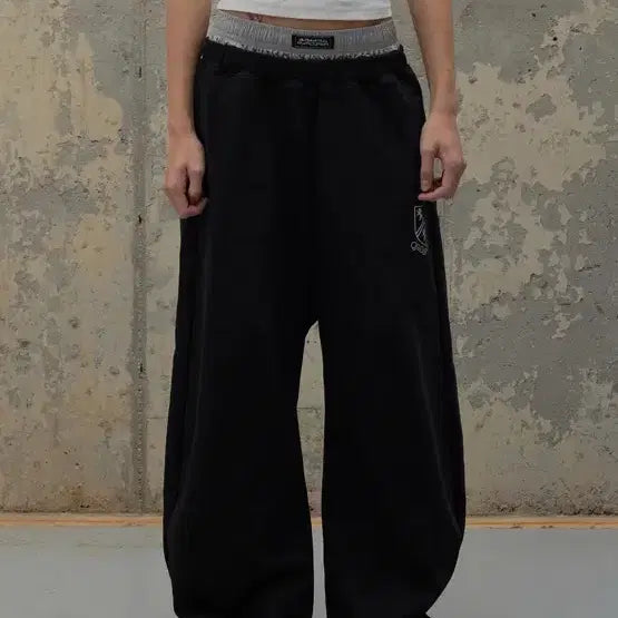 [BUNJANG] Rock Cake Layered Curved Jogger Pants - Black / 락케이크 조거팬츠