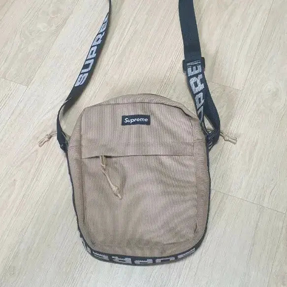 [BUNJANG] Supreme Shoulder Bag SS2018 Tan / 슈프림 숄더백 가방 ss2018 탄
