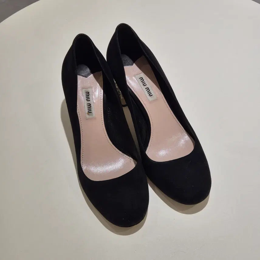 [BUNJANG] Miu Miu Suede Crystal Pumps Black (Size 37.5) / (37.5)미우미우 스웨이드 크리스탈 펌프스 블랙
