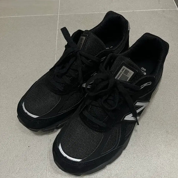 [BUNJANG] New Balance 990v4 Black Sneakers / 뉴발란스 990v4 블랙(260)