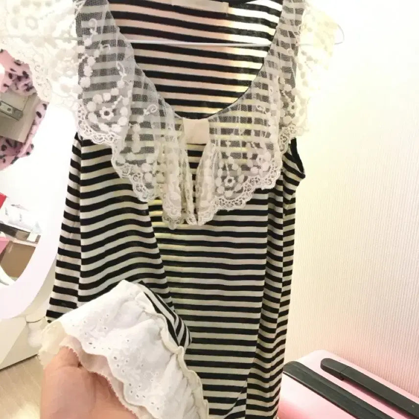 [BUNJANG] Frill Sleeveless Layered T-Shirt / 프릴 민소매 레이어드 티셔츠