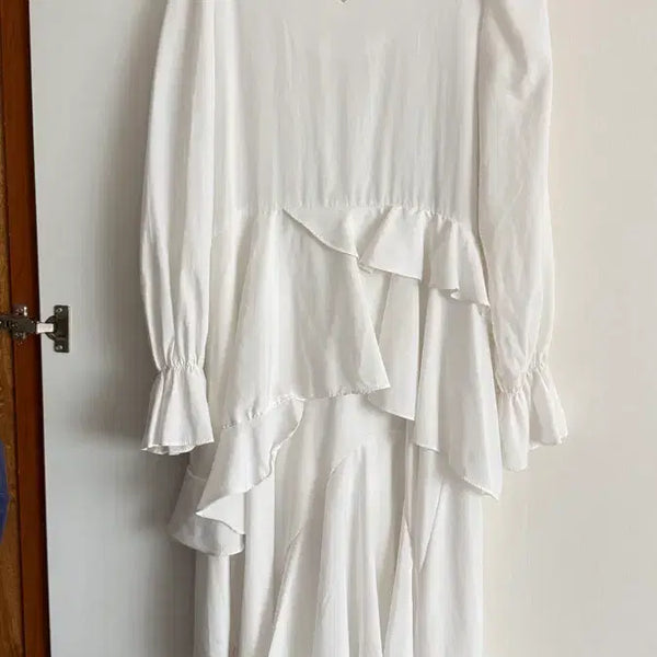 [BUNJANG] Maybins White Frill Long Dress / [메이빈스 롱원피스]화이트 프릴 원피스