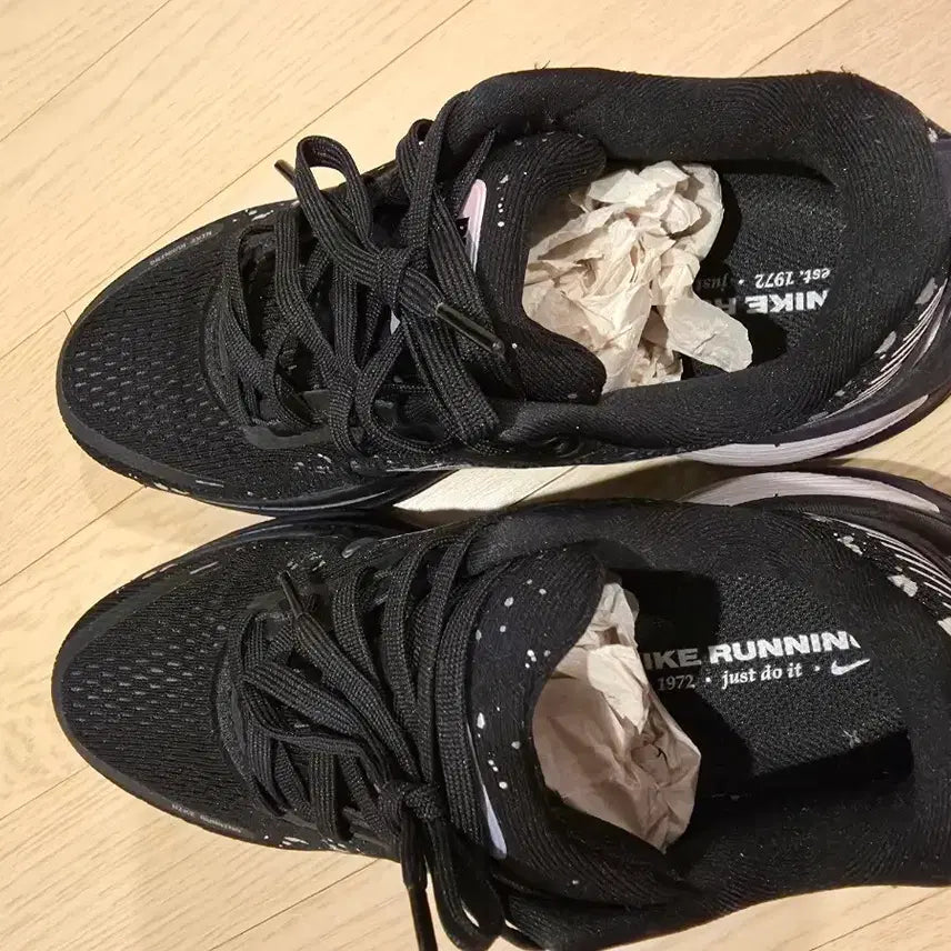 [BUNJANG] Nike Zoom Vomero Black Sneakers / 나이키 줌보메로 230