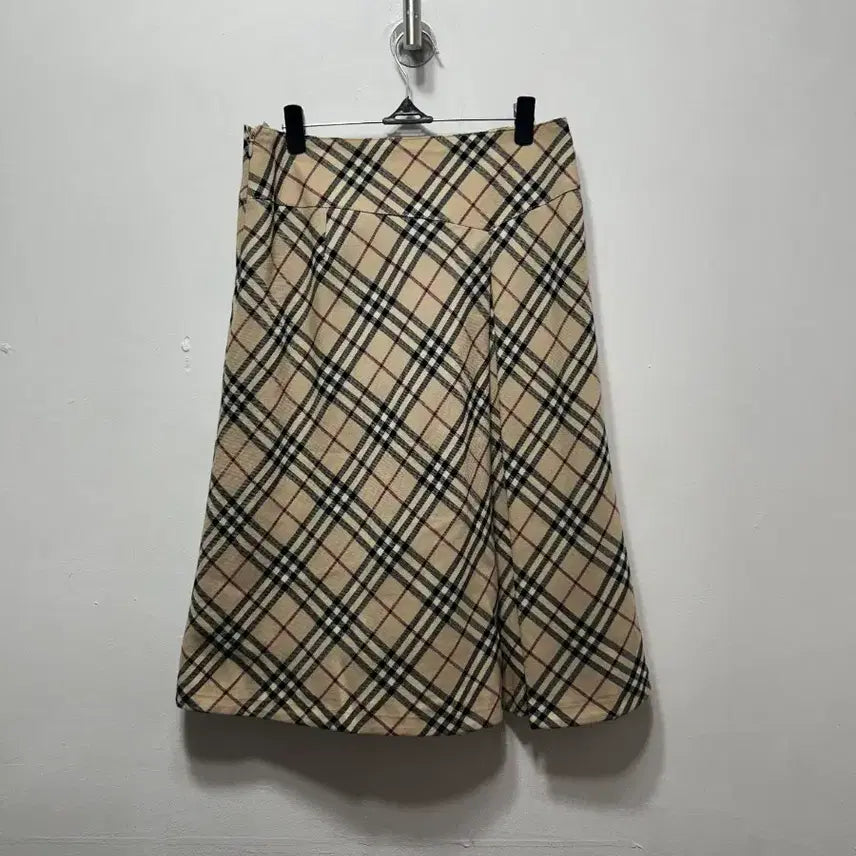 [BUNJANG] Burberry Check Skirt Beige S / 버버리 체크 스커트 베이지 S