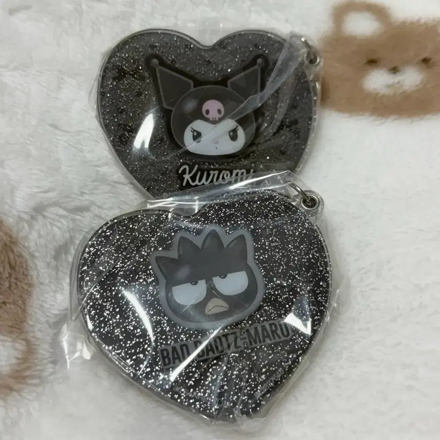 [BUNJANG] Sanrio Monotone Slide Mirror Keychain Kuromi & Batzmaru / 산리오 모노톤 슬라이드 거울 키링 쿠로미 배츠마루