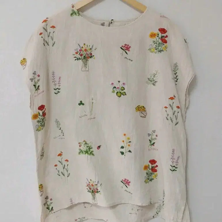 [BUNJANG] Linen Floral Embroidery Blouse (Size L) / 감성 꽃자수 린넨 블라우스 (L사이즈)