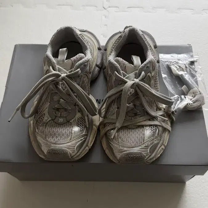 [BUNJANG] Balenciaga 3XL Eggshell Sneakers / 발렌시아가 3xl 에그쉘 39사이즈(최종가격)