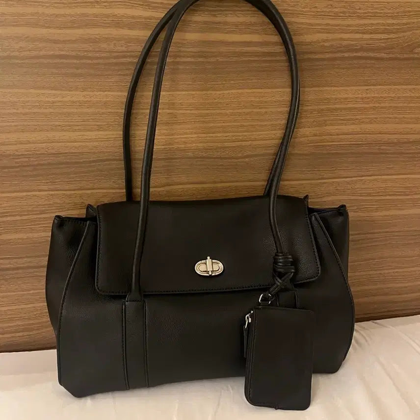 [BUNJANG] AUBE JILLSTUART Leather Orb Detail Long Shoulder Bag M Black / [AUBE] 질스튜어트 가죽 오브 장식 롱숄더 M 블랙
